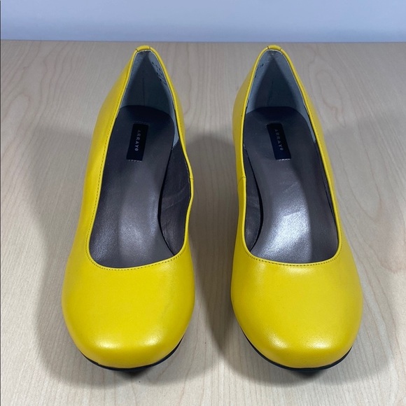 Yellow Kitten Heel Pumps with Classic Design - Picture 2 of 7